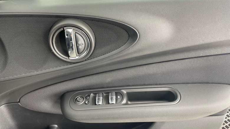 MINI Clubman 1.5 Cooper Classic 6dr Petrol Estate